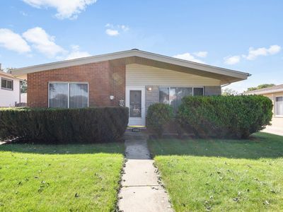 8441 W Madison Dr