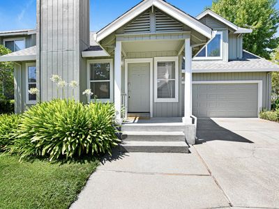 660 Gregory Circle