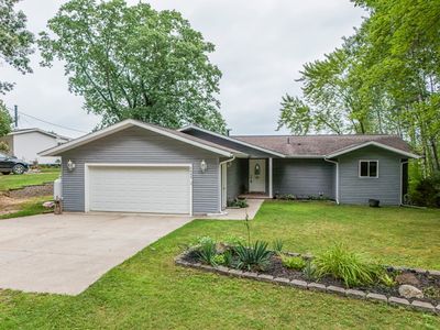 5889 Raymond Dr