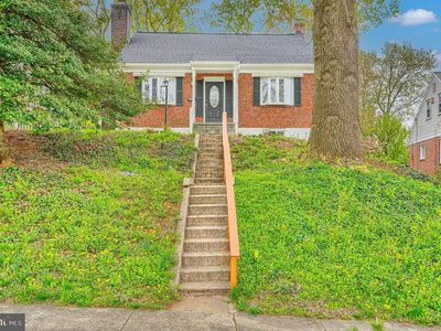 6007 Winthrope Ave