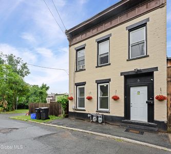 6 St Marys Avenue