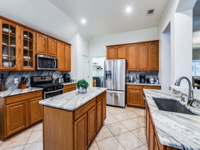 416 Dartmoor Dr