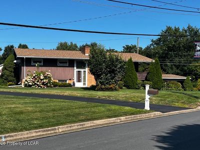 3 Lincoln Dr