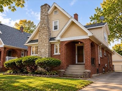 33 Mercer Ave
