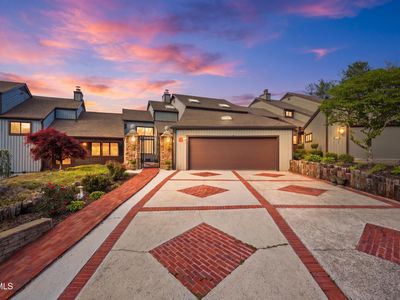 33 Wellington St #0