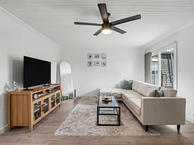 6100 N Brookline Ave APT 8