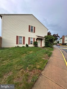 13831 Claret Ct