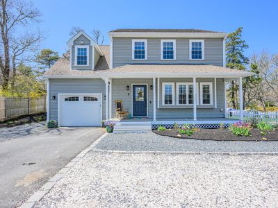 8 Lakeway Lane