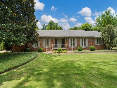 957 Overlook Dr