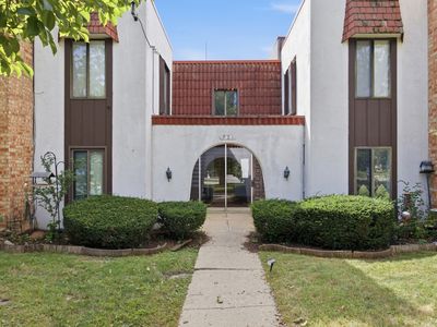 731 E Fullerton Ave APT 204