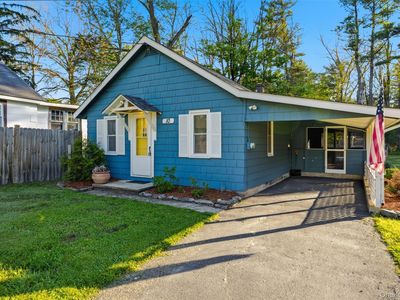 10 Hickory Avenue