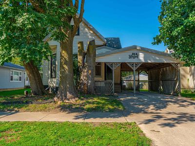 Property at 919 E Johnson St, Clinton, IL