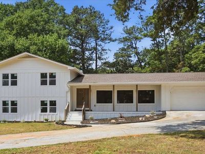 1073 Grayson Pkwy