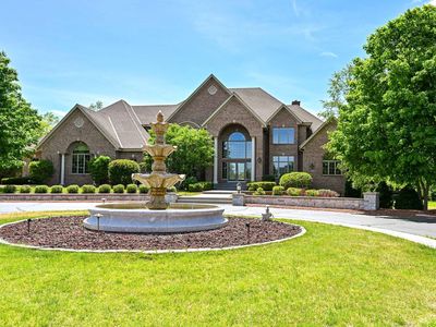 3277 N Canterbury LANE