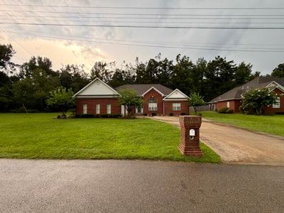 112 Oakleigh Dr