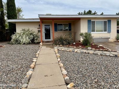 300 W 30th St