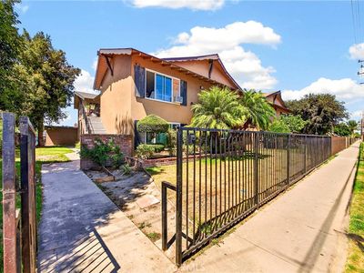 8641 Cerritos Ave