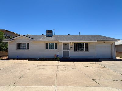 3808 Candelaria Rd NE