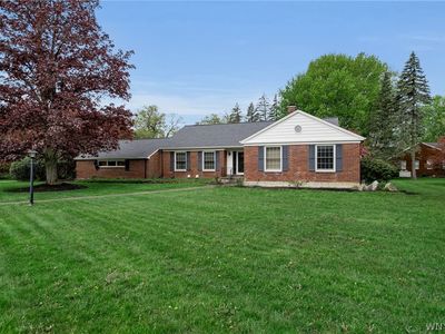 Property at 60 Knollwood Ln, Williamsville, NY
