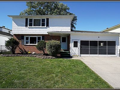 8 Sebring Dr