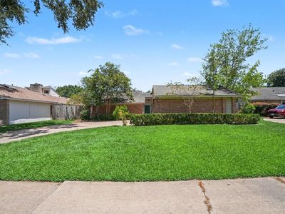 15747 Boulder Oaks Dr