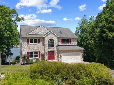 8044 Forest Glen Dr
