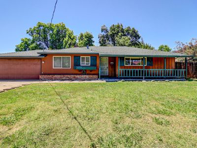 5755 Mountain View Dr