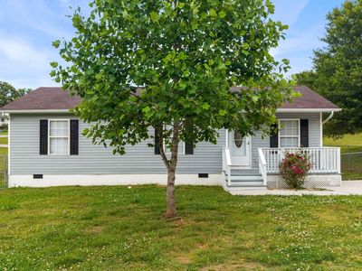 1541 Oak Tree Ln SE