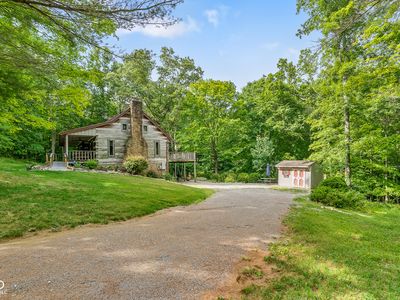 3600 Greenbriar Ln