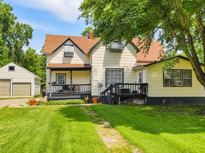 403 S 4th Ave E