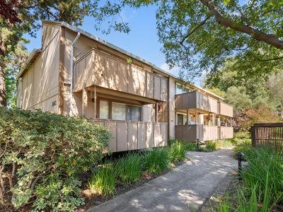 2462 W Bayshore Rd APT 6