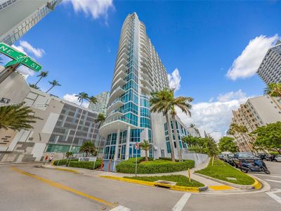 480 NE 30th St APT 1402