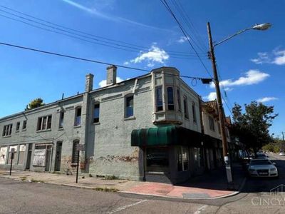 711 W Wyoming Avenue
