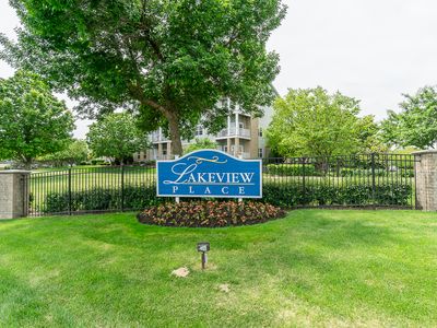 1291 W Lake St