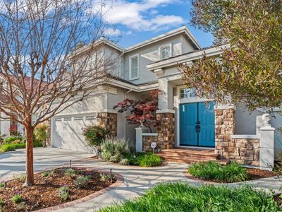 525 Hyannis Dr