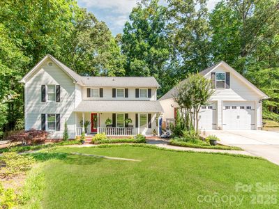 1530 Woodcroft Dr