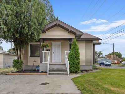 1529 W Nora Ave