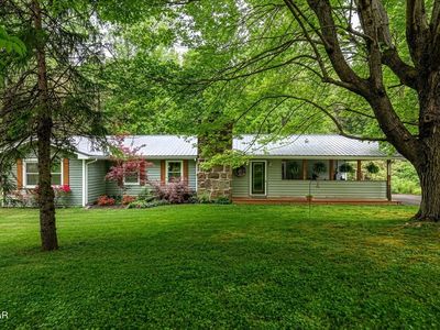 4527 E Scenic Dr