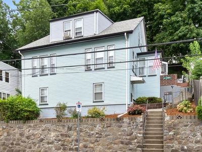 100 Leyden St