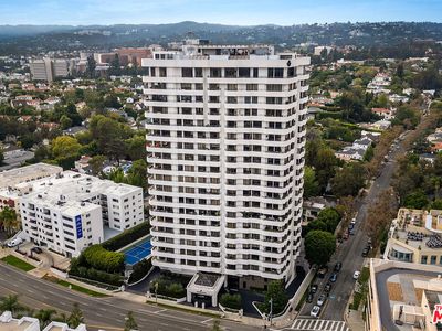 10601 Wilshire Blvd APT 702