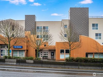 4020 Aurora Avenue N #403