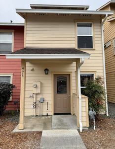 978 Courtyard Cir