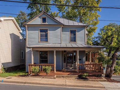 148 W Wolfe St