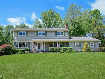 10 Thruway Dr