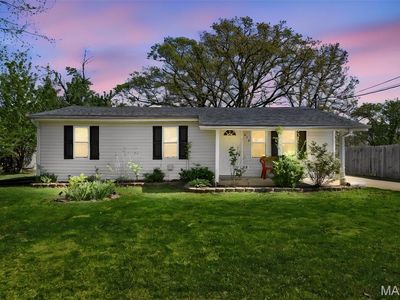 879 Twin Oak Dr