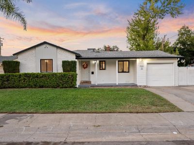 4621 Santa Monica Ave