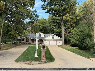 2805 Bear Creek Dr