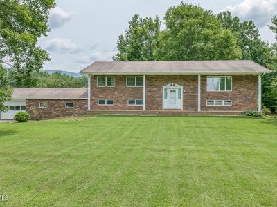 153 Adams Rd