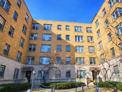 2606 W Balmoral Ave APT 311