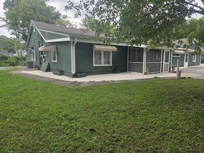 5542 Clemons Rd